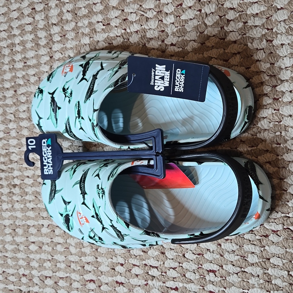 Rugged Shark Size 10 Flip Flops Shoes Discovery Shark Week Washable Floatable - Picture 2 of 3